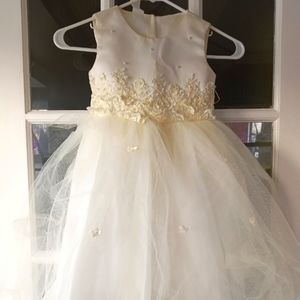Pretty Flower Girl Dress